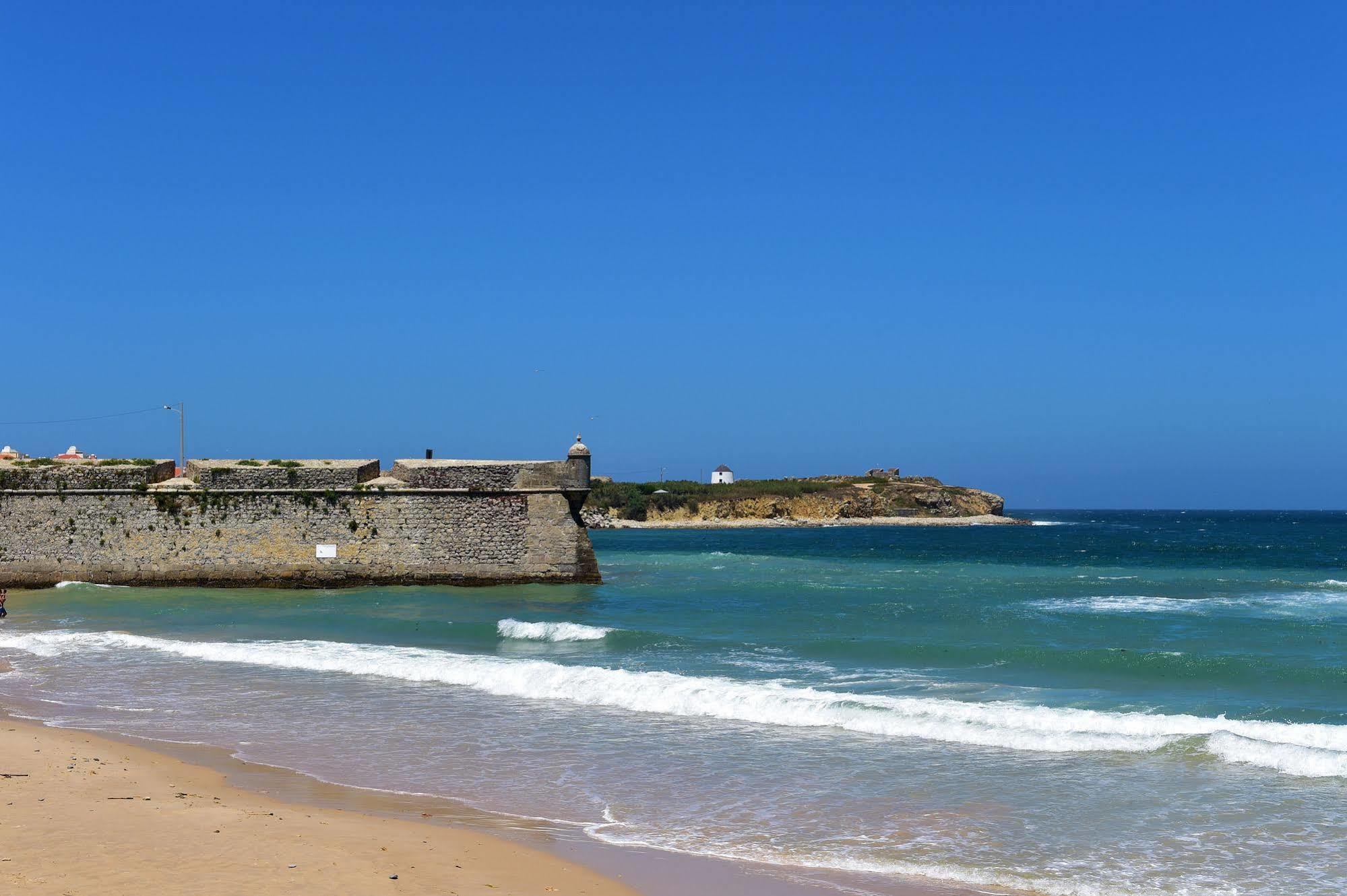 Mercearia D'Alegria Boutique B&B Peniche Eksteriør billede